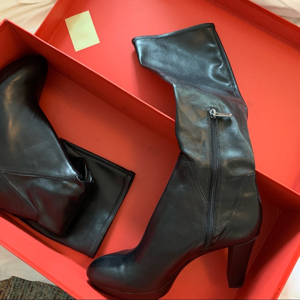 Knee high leather boots never worn